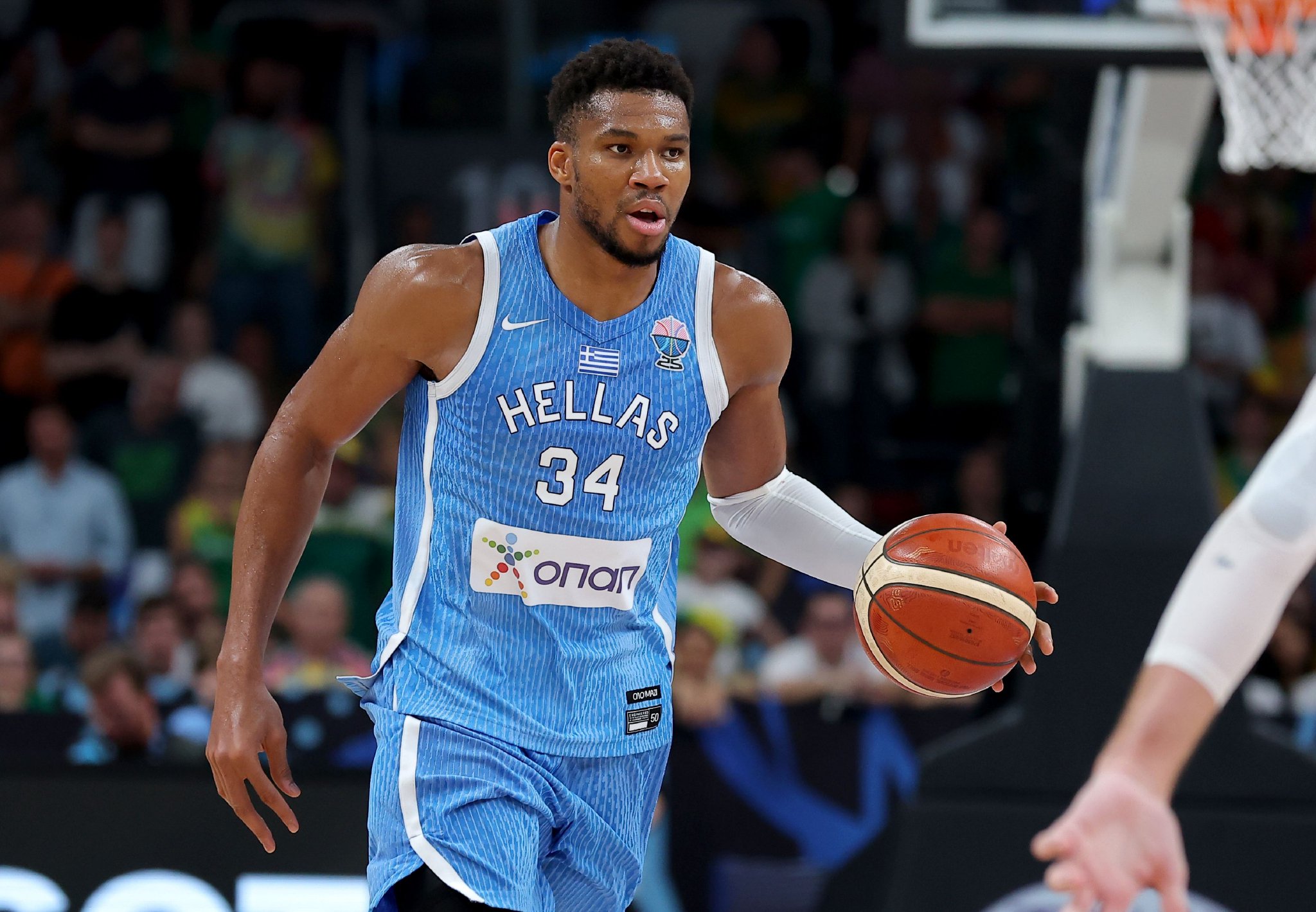 九游中国站包含字母哥爆冷击败勇士，比分优势明显引爆全场！的词条