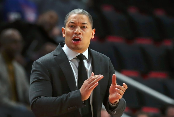 九游官方平台关于风云突变瓦伦西亚赛前遗憾出局风云突变洛杉矶快船今晚回应争议，这一次真的赛后密尔沃基雄鹿再遭质疑的信息